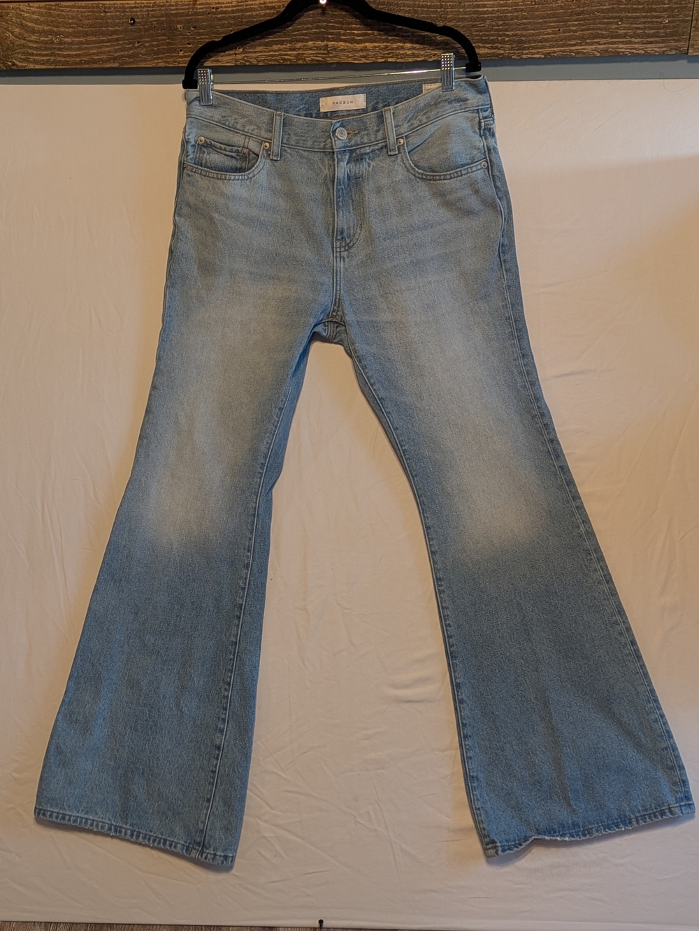 PacSun Lightwash Jordan Baggy Boot Jeans Size 32x32